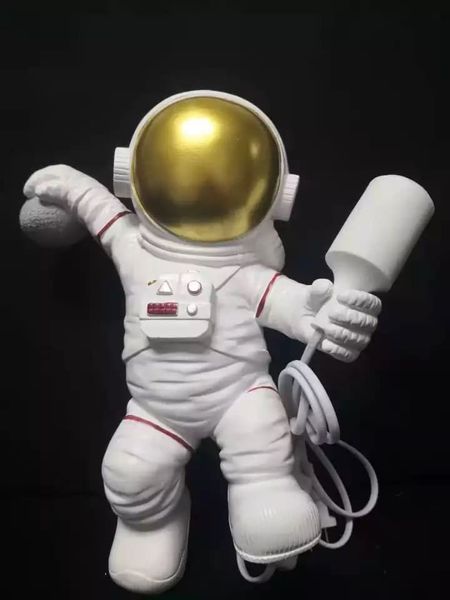 Бра космонавт білий. Настінне бра астронавт в стилі лофт для інтер'єру 104 фото