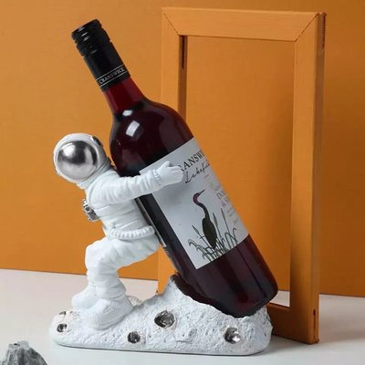 Підставка для пляшки космонавт срібний. Стильний тримач вина 0991 фото